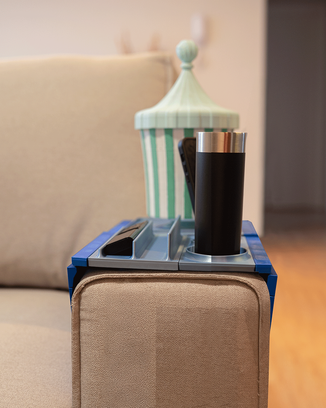 Couch Buster Arm Tray